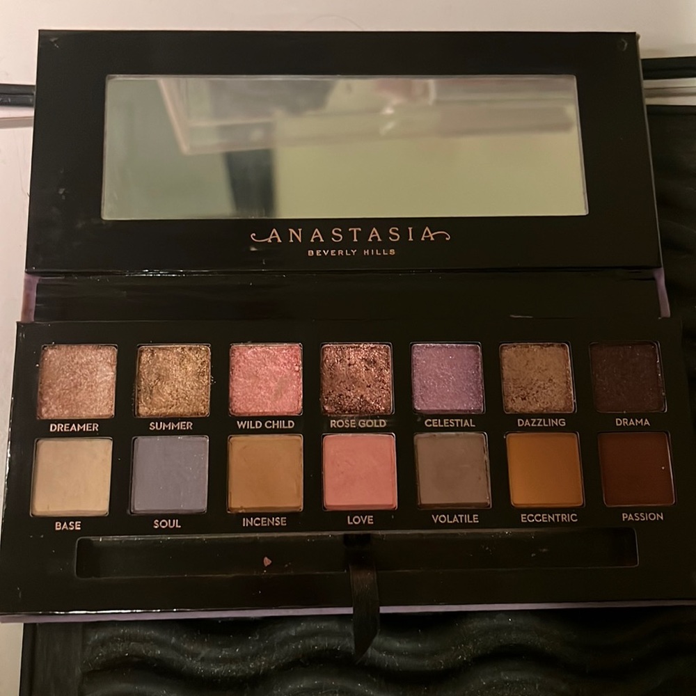 ABH eyeshadow pallet